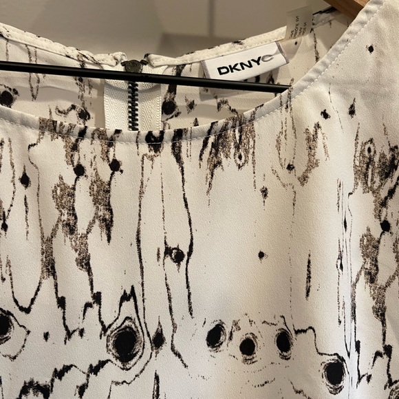 DKNYC SZ S White and Black Birch Bark Blouse! - Picture 5 of 14